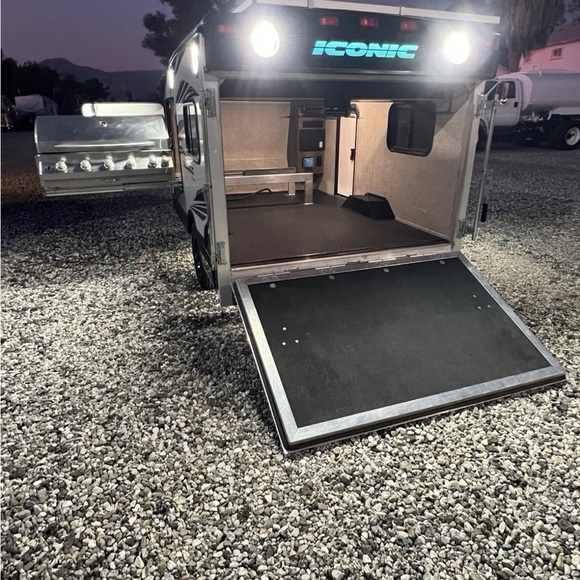 RV/Trailer/Toy Hauler 7in Exterior round Flood Light - LED, 12V 18W - Picture 2 of 10